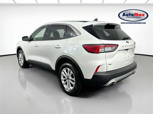 Used 2020 Ford Escape SE image 5