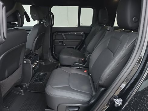 New 2026 Land Rover Defender 130 X-Dynamic SE AWD/4WD image 8