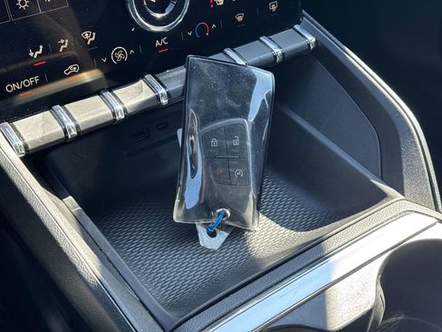 Used 2025 GMC Terrain Elevation image 34