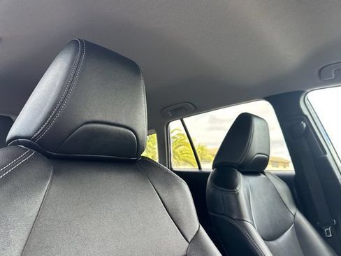 Certified 2025 Toyota Corolla Cross XLE FWD image 21
