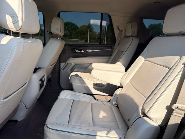 Used 2022 GMC Yukon Denali AWD/4WD image 23