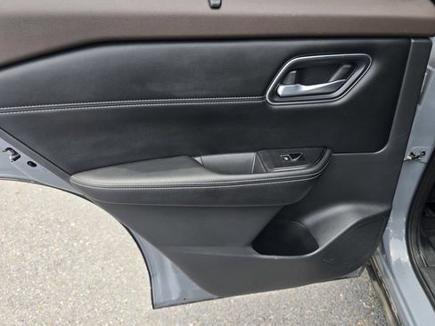 Used 2021 Nissan Rogue SL FWD image 13