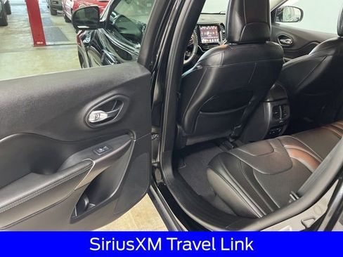 Used 2019 Jeep Cherokee Limited image 31