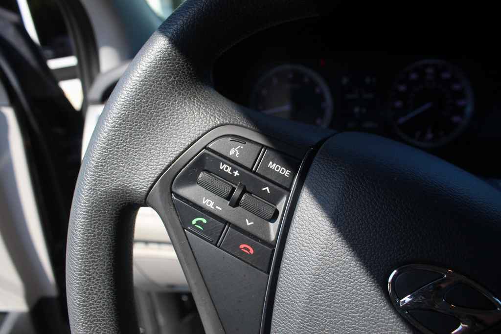 Used 2015 Hyundai Sonata SE w/ Option Group 09 FWD image 16
