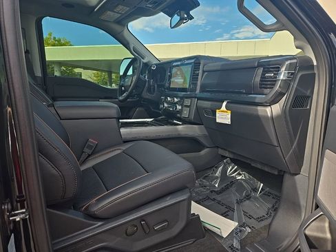 New 2025 Ford F350 Lariat w/ Lariat Ultimate Package image 29