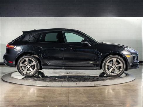 Certified 2026 Porsche Macan AWD/4WD image 8