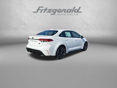 Used 2026 Toyota Corolla SE FWD image 8