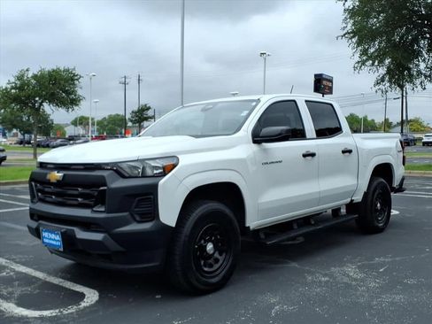 Used 2024 Chevrolet Colorado W/T w/ WT Convenience Package II AWD/4WD image 12