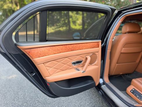Used 2016 Bentley Flying Spur V8 AWD/4WD image 35