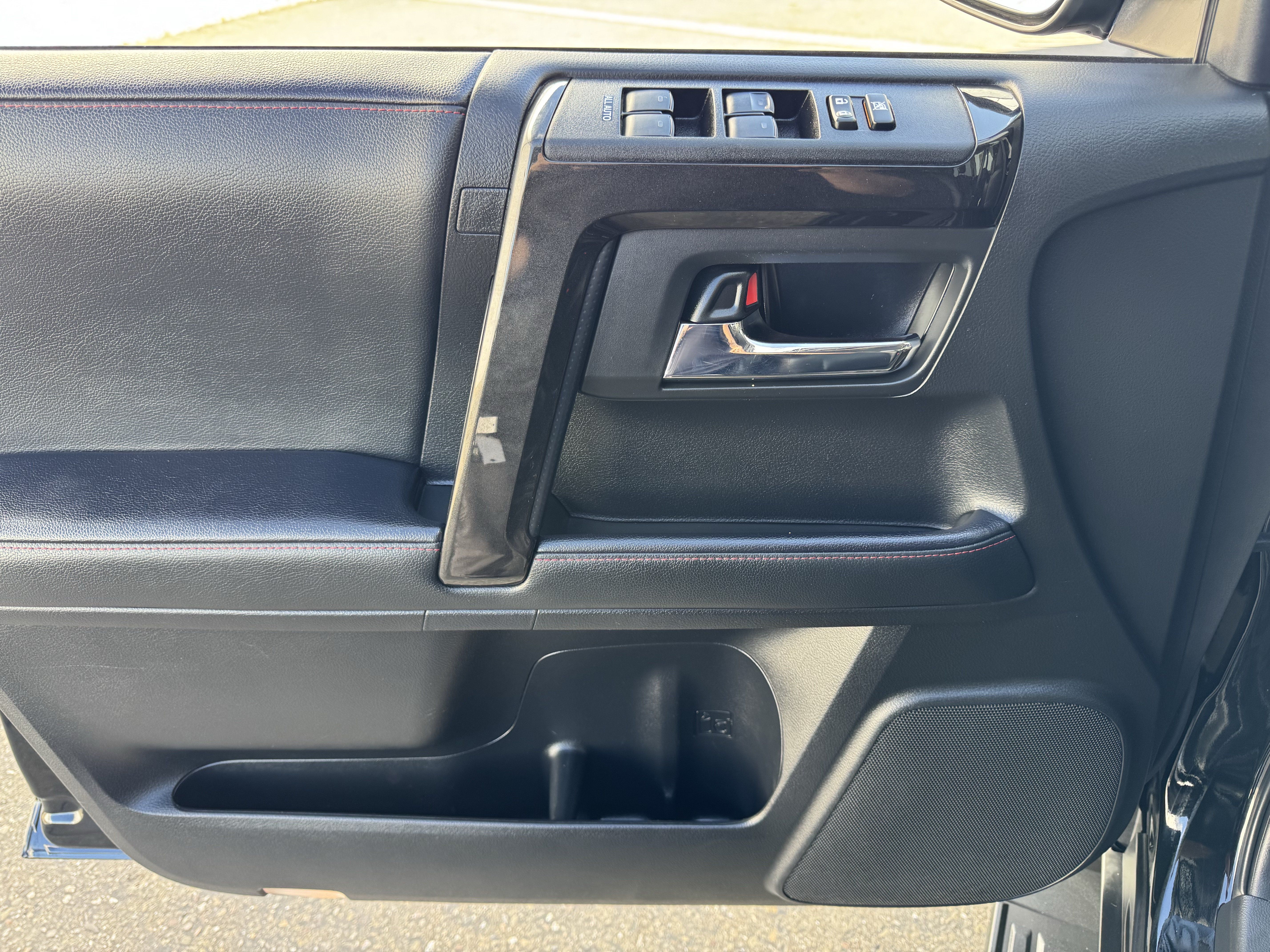 Used 2021 Toyota 4Runner TRD Off-Road Premium AWD/4WD image 10