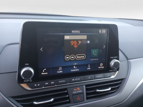 New 2025 Nissan Altima 2.5 SR image 16