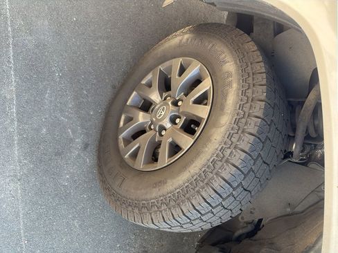 Used 2021 Toyota Tacoma SR5 RWD image 12