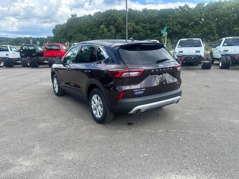 Used 2023 Ford Escape Active w/ Tech Pack #1 AWD/4WD image 3