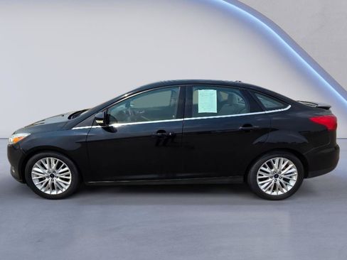 Used 2018 Ford Focus Titanium FWD image 2