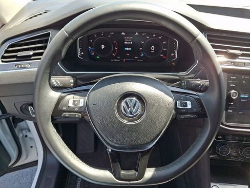 Used 2020 Volkswagen Tiguan SE AWD/4WD image 20