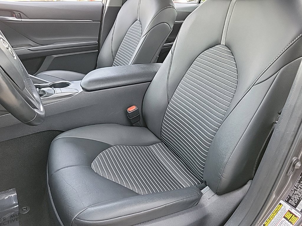 Used 2023 Toyota Camry SE FWD image 11