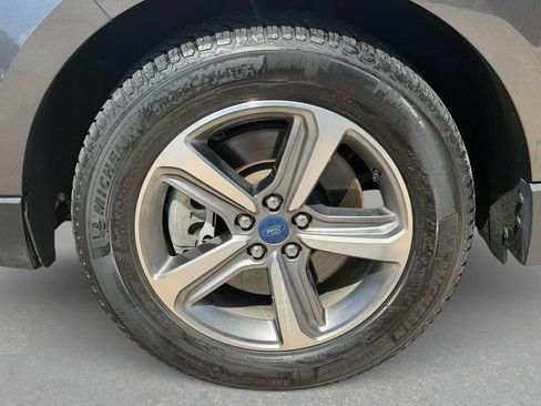 Used 2019 Ford Edge SEL w/ Equipment Group 201A AWD/4WD image 12