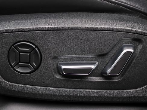 Used 2021 Audi RS 6 w/ Executive Package AWD/4WD image 28