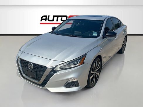 Used 2020 Nissan Altima 2.5 SR w/ Premium Package AWD/4WD image 3