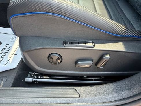 Used 2024 Volkswagen Golf R AWD/4WD image 11