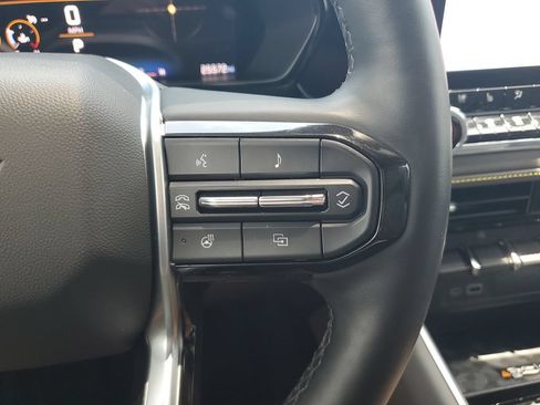 Used 2024 Chevrolet Colorado ZR2 w/ ZR2 Convenience Package III AWD/4WD image 22