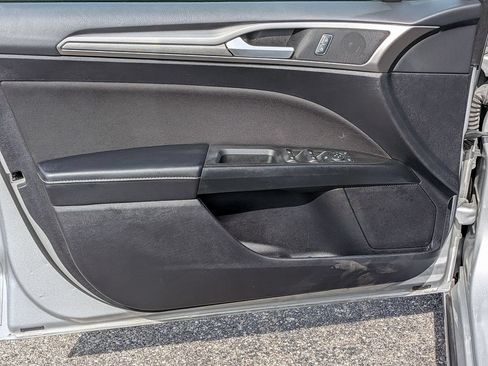 Used 2019 Ford Fusion SE AWD/4WD image 19