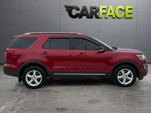 Used 2017 Ford Explorer XLT w/ Equipment Group 202A AWD/4WD image 14