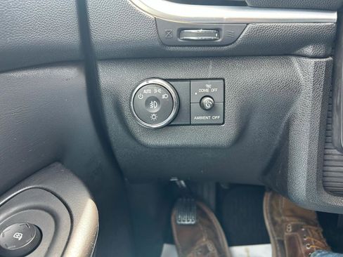 Used 2017 Chevrolet Traverse LT w/ Style and Technology Package AWD/4WD image 28