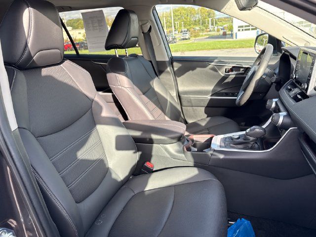 Used 2021 Toyota RAV4 Limited AWD/4WD image 13