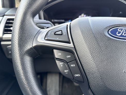 Used 2018 Ford Fusion SE w/ Fusion SE Technology Package image 1