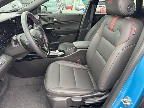 Used 2025 Chevrolet Trax RS w/ Driver Confidence Package image 9