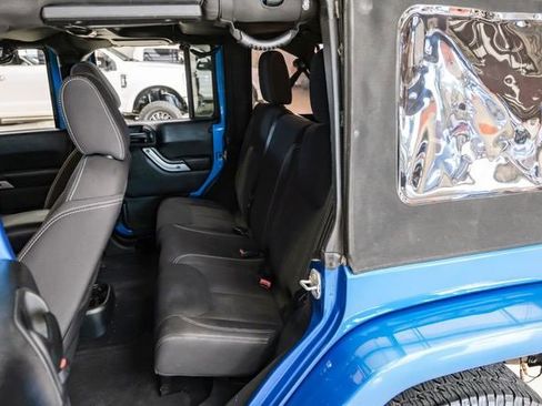 Used 2015 Jeep Wrangler Unlimited Sahara w/ Connectivity Group image 35