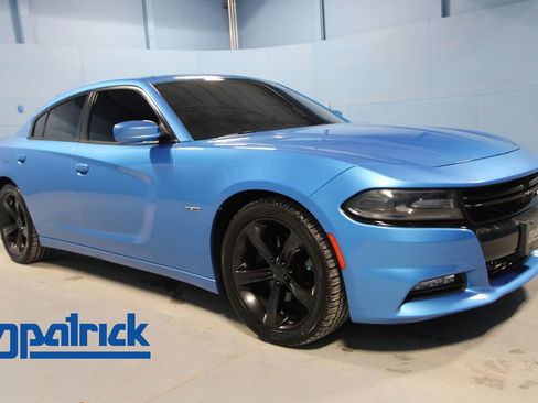 Used 2016 Dodge Charger R/T image 1