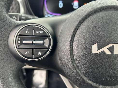 Used 2025 Kia Soul S image 17