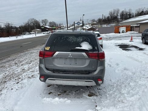 Used 2020 Mitsubishi Outlander SE image 4