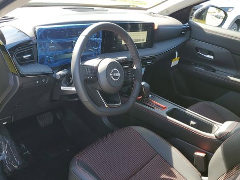New 2025 Nissan Kicks SR image 9
