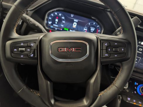 Used 2025 GMC Sierra 2500 AT4 w/ AT4 Premium Plus Package AWD/4WD image 9