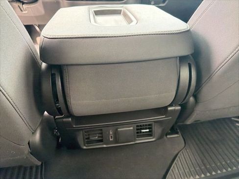 Used 2024 GMC Sierra 1500 SLE image 19