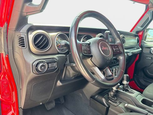 Used 2018 Jeep Wrangler Unlimited Sport S AWD/4WD image 17