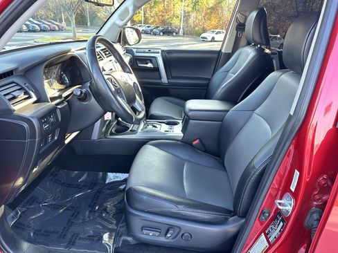 Used 2018 Toyota 4Runner SR5 Premium image 16