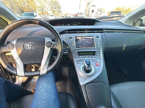Used 2014 Toyota Prius Four w/ Solar Roof Package image 11