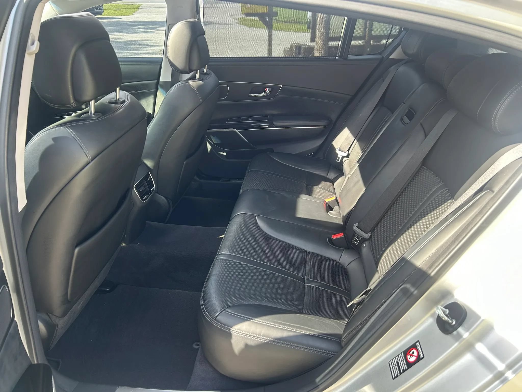 Used 2016 Kia K900 Luxury RWD image 19
