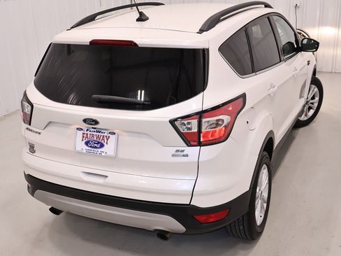 Certified 2018 Ford Escape SE w/ SE Sync 3 Package AWD/4WD image 38