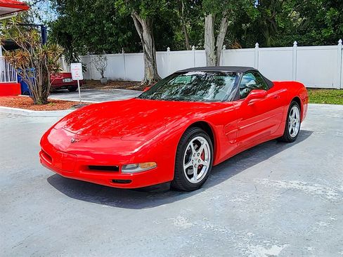Used 2004 Chevrolet Corvette Convertible w/ Preferred Equipment Group RWD image 12