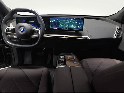 Used 2024 BMW iX xDrive50 w/ Sport Package AWD/4WD image 13