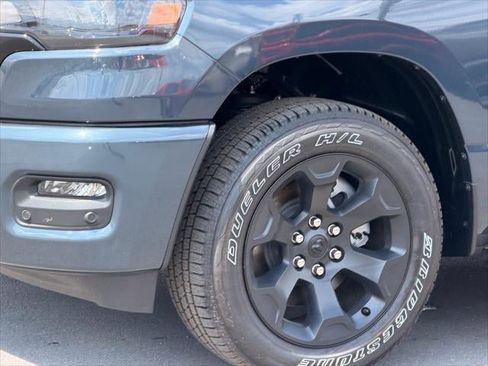 New 2026 RAM 1500 Express AWD/4WD image 44