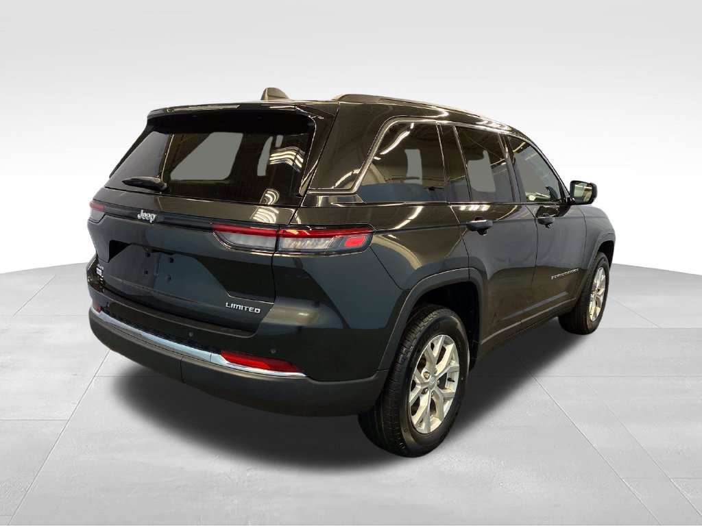 Used 2024 Jeep Grand Cherokee Limited AWD/4WD image 7