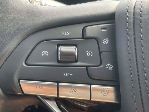 Used 2022 Cadillac Escalade Premium Luxury Platinum AWD/4WD image 25
