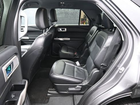 Used 2023 Ford Explorer Limited AWD/4WD image 11
