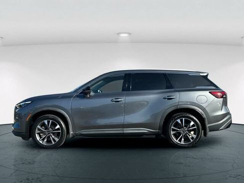 Used 2023 INFINITI QX60 Luxe w/ Cargo Package FWD image 3